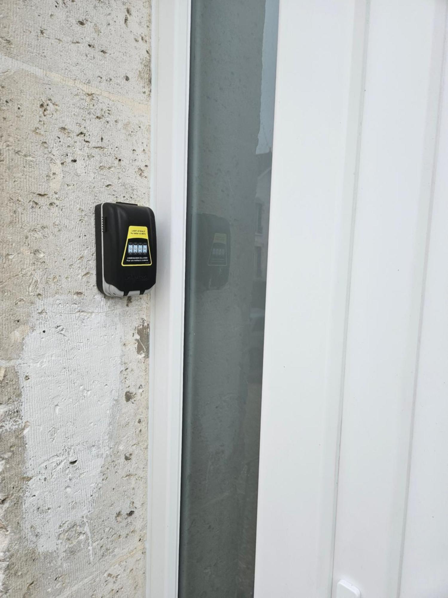 Appartement Sarl La Famille 1 à Angoulême Extérieur photo