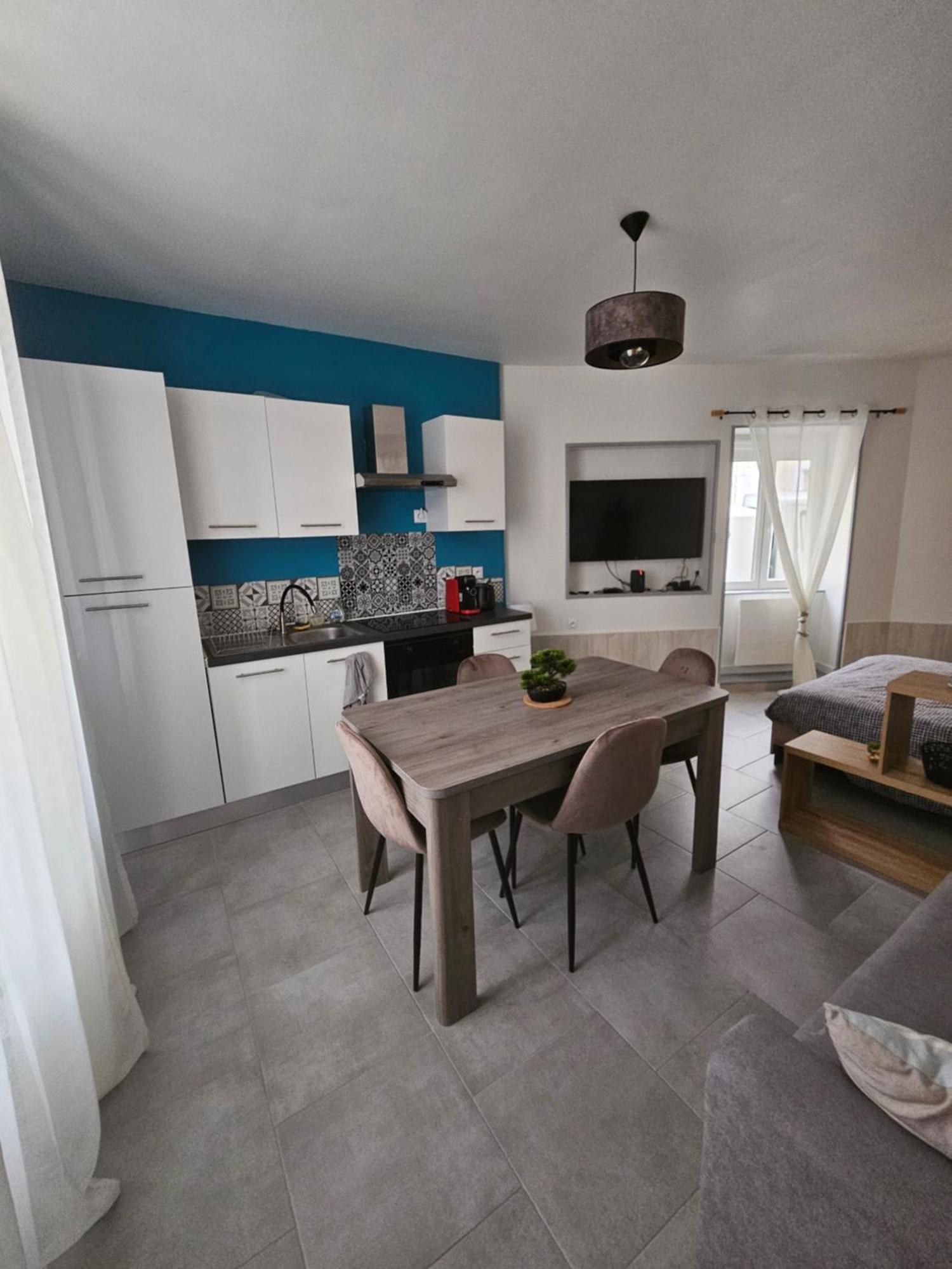 Appartement Sarl La Famille 1 à Angoulême Extérieur photo