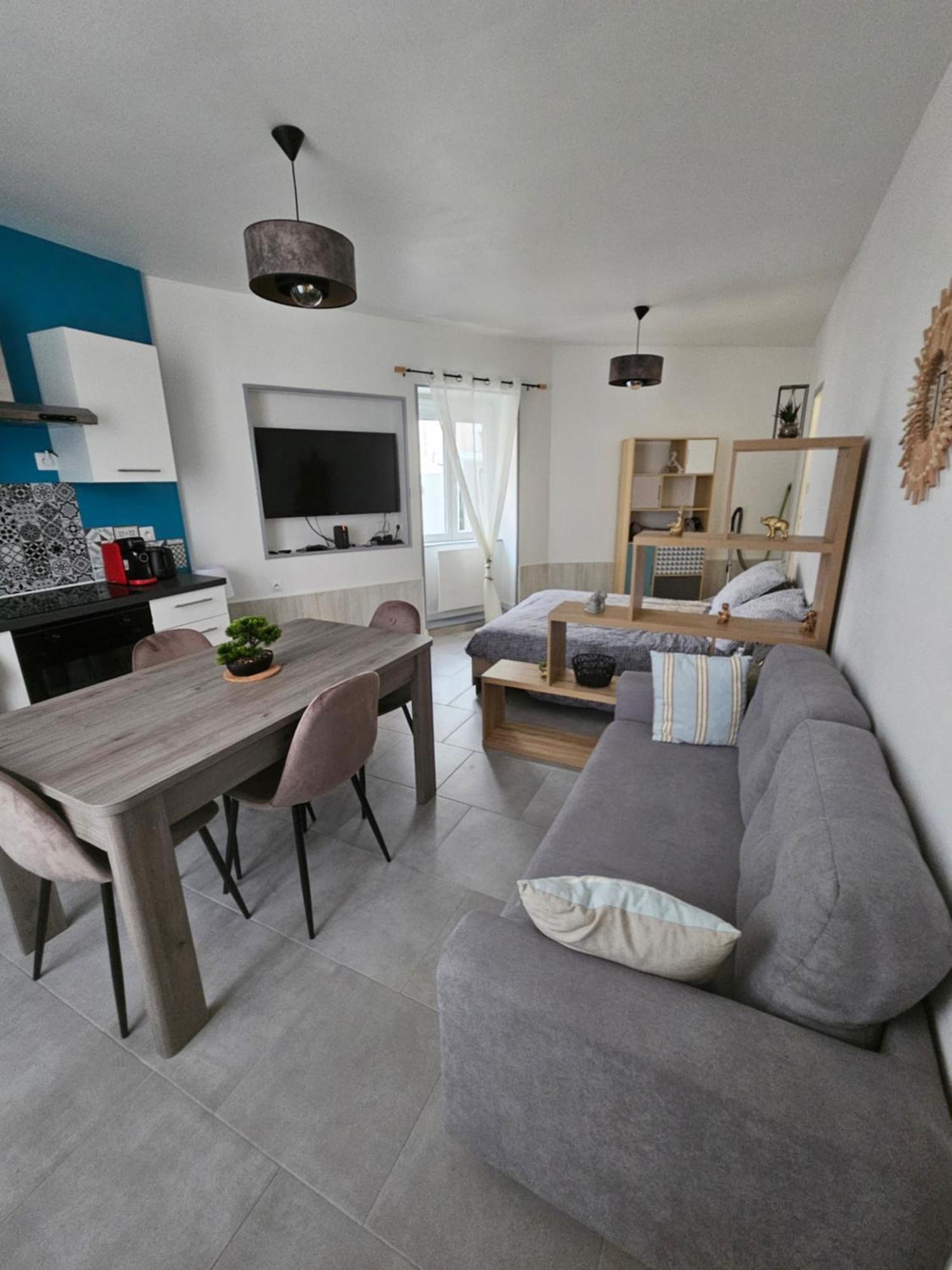 Appartement Sarl La Famille 1 à Angoulême Extérieur photo